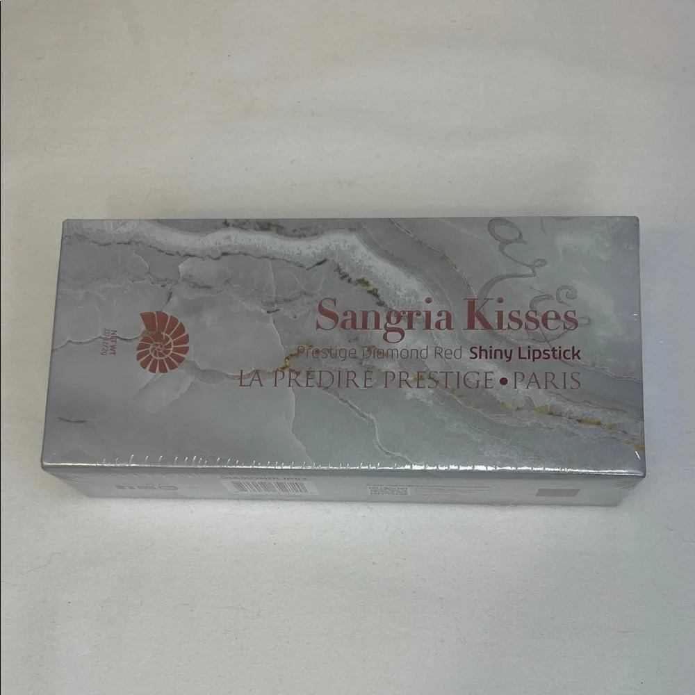 Kisses Prestige Diamond Red Shiny Lipstick NWT